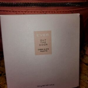 EVER OUT THE DOOR CHEEK AND EYE PALETTE.